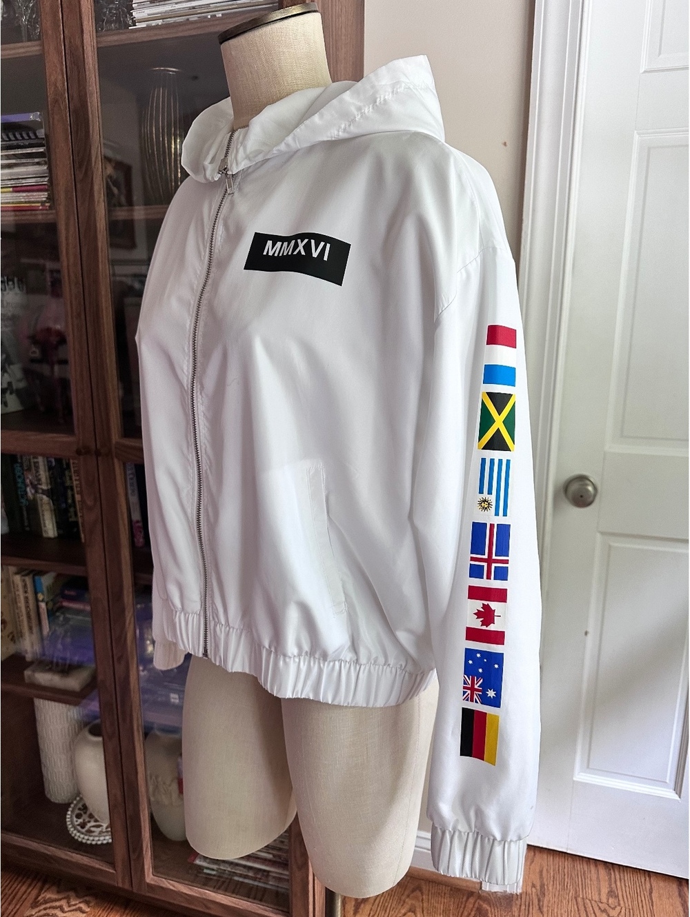 Forever 21 White World Flags Worldwide Windbreaker Jacket Size M